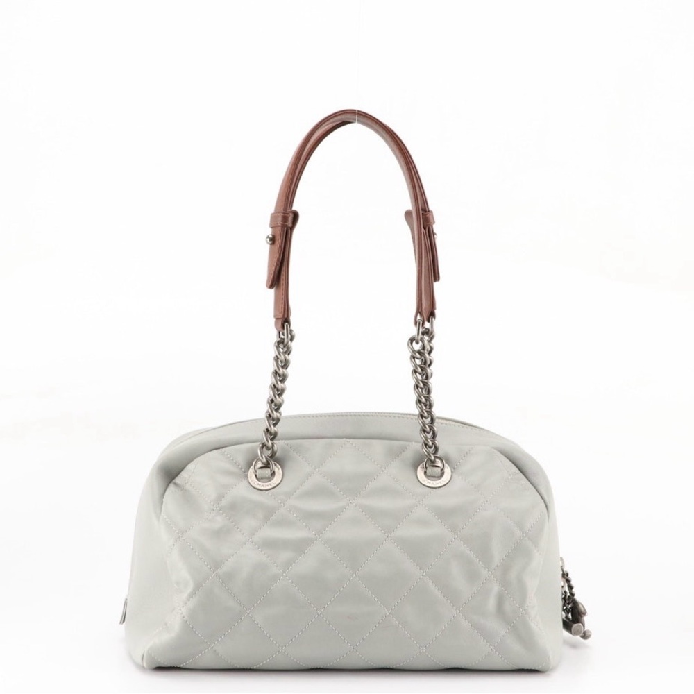 CHANEL Country Chic Bowler Shoulder Bag in Grey Quilted Calfskin Leather - Picture 12 of 12